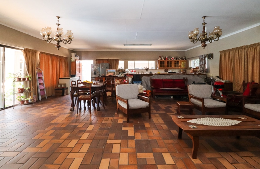 4 Bedroom Property for Sale in Flamwood North West